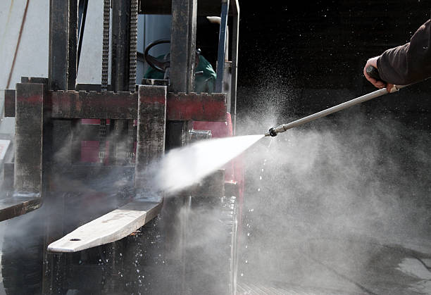 Why Choose Our Certified Pressure Washing Experts for Your Project Needs in Bellevue, MI?